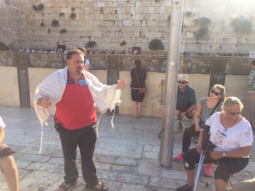 Israel 48 Steven Rona tour guide at Western Wall